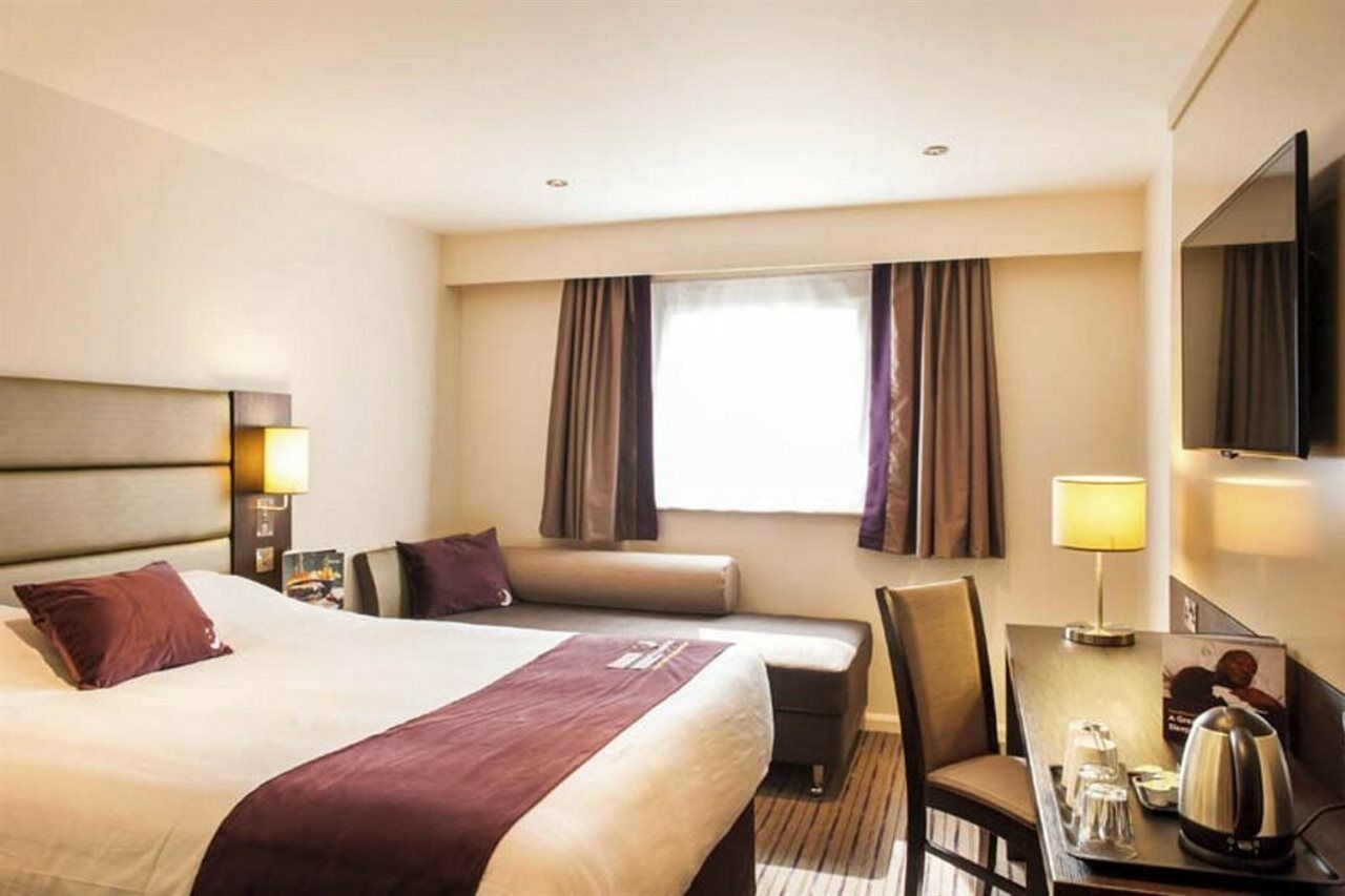 Premier Inn London Heathrow M4/J4 Hillingdon Zewnętrze zdjęcie